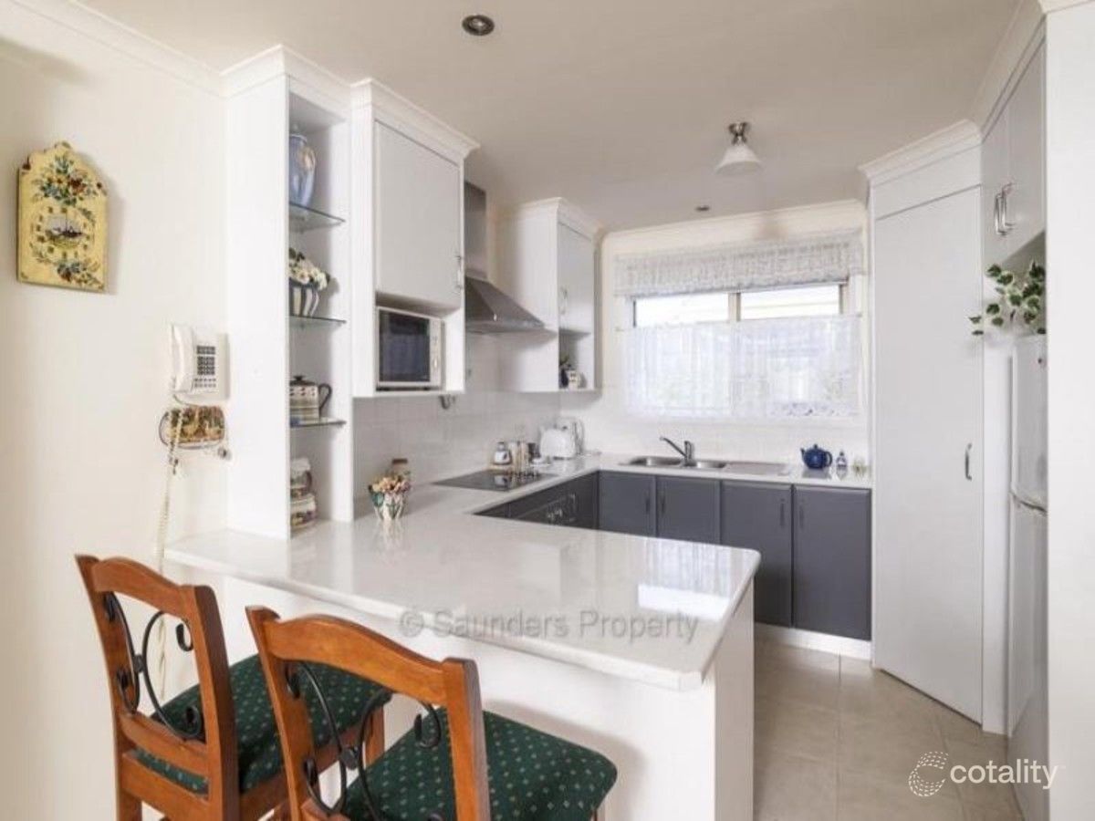 2/25 Jiloa Way, Don, TAS 7310