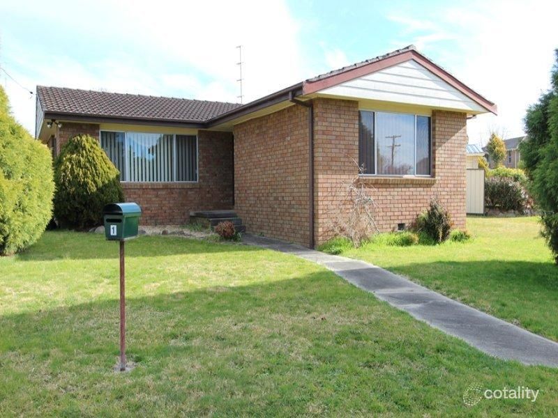 1 Lennox Cres, Moss Vale, NSW 2577