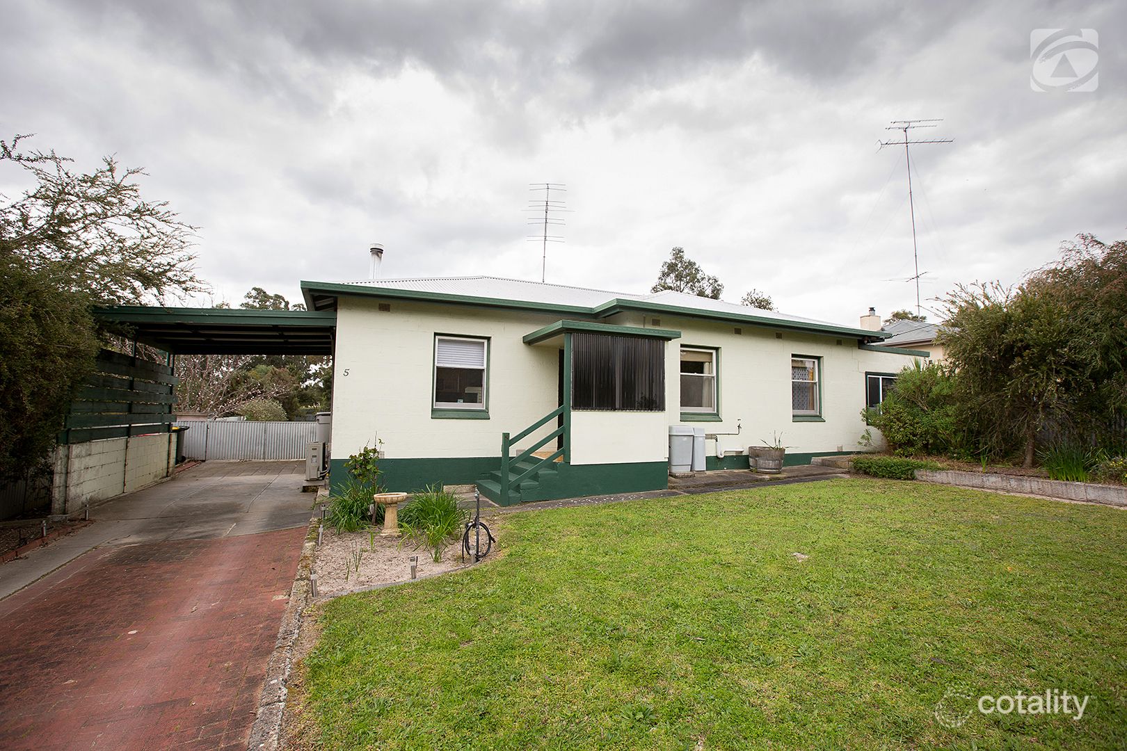 5 Lochiel Ave, Naracoorte, SA 5271