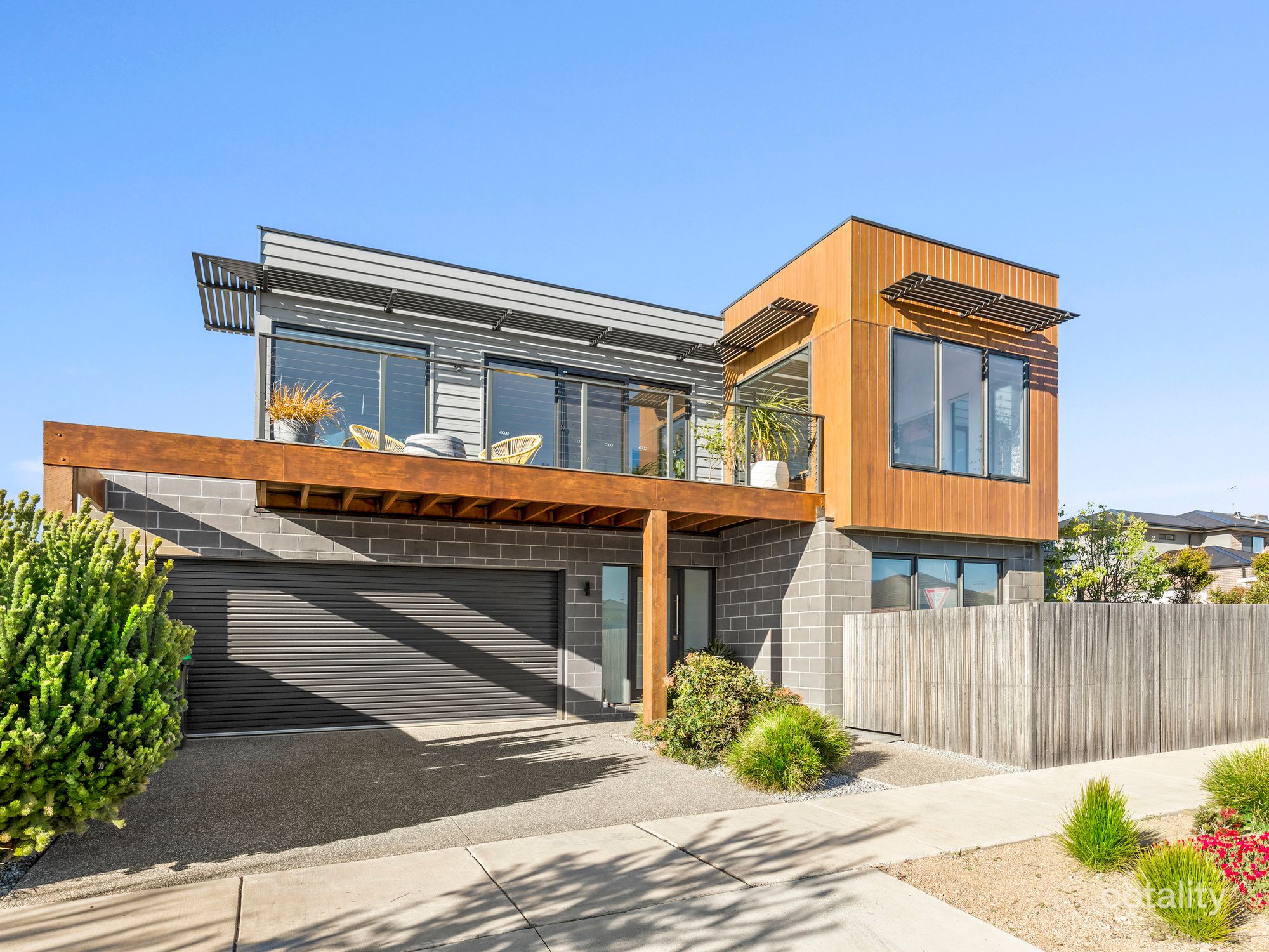 8 Yallock Cct, Torquay, VIC 3228