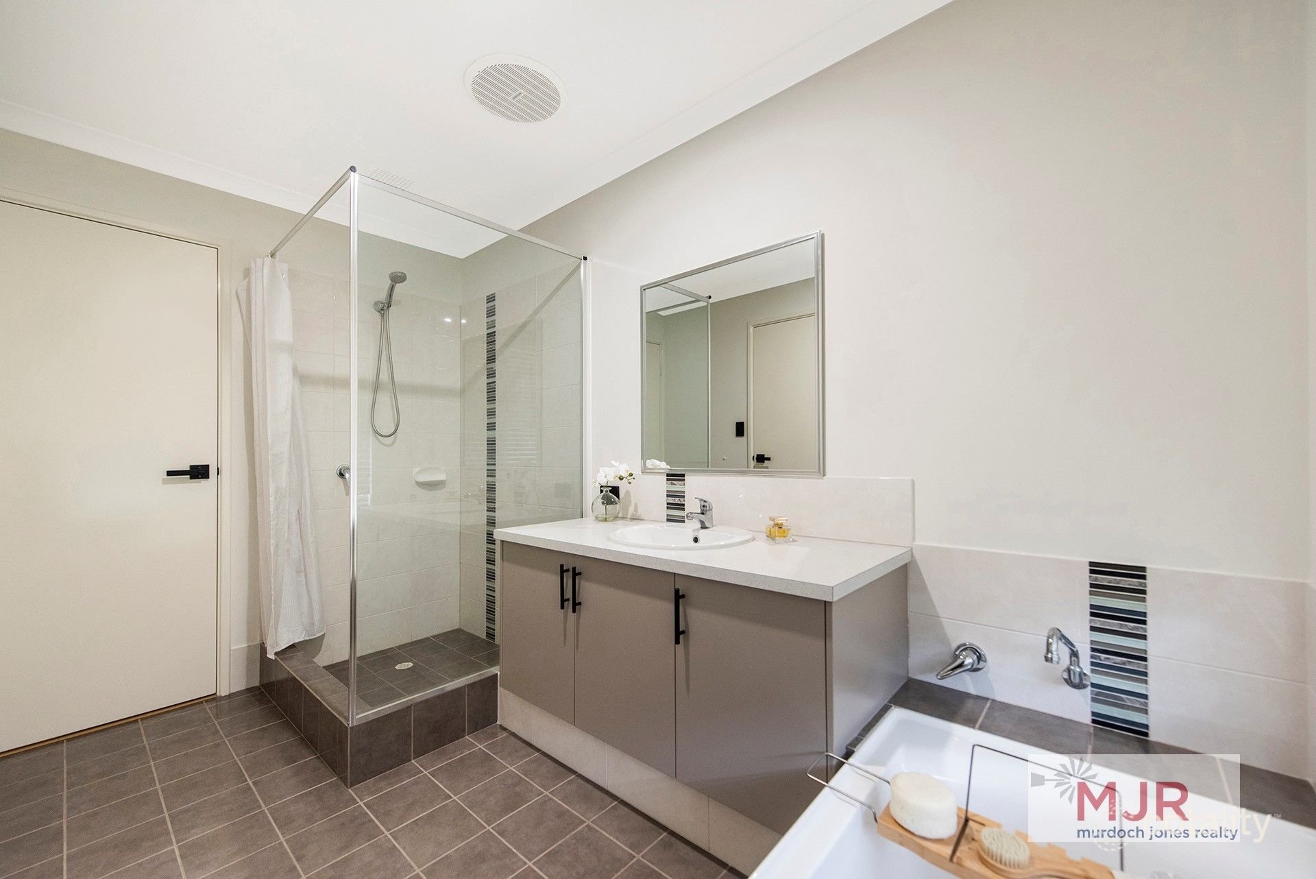 5 Macleod Cl, Byford, WA 6122