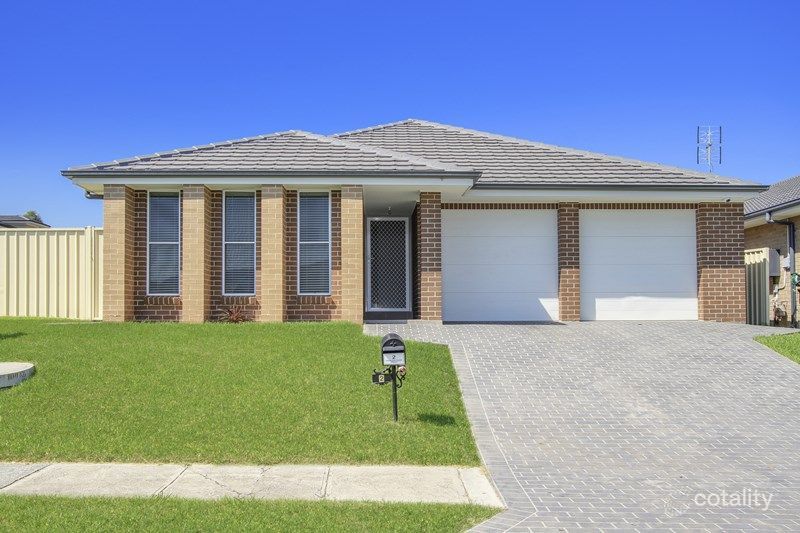 2 Norman Clark Cres, Horsley, NSW 2530