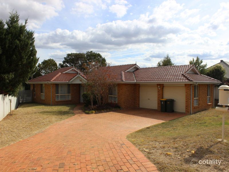 4 Finley Cl, Windradyne, NSW 2795