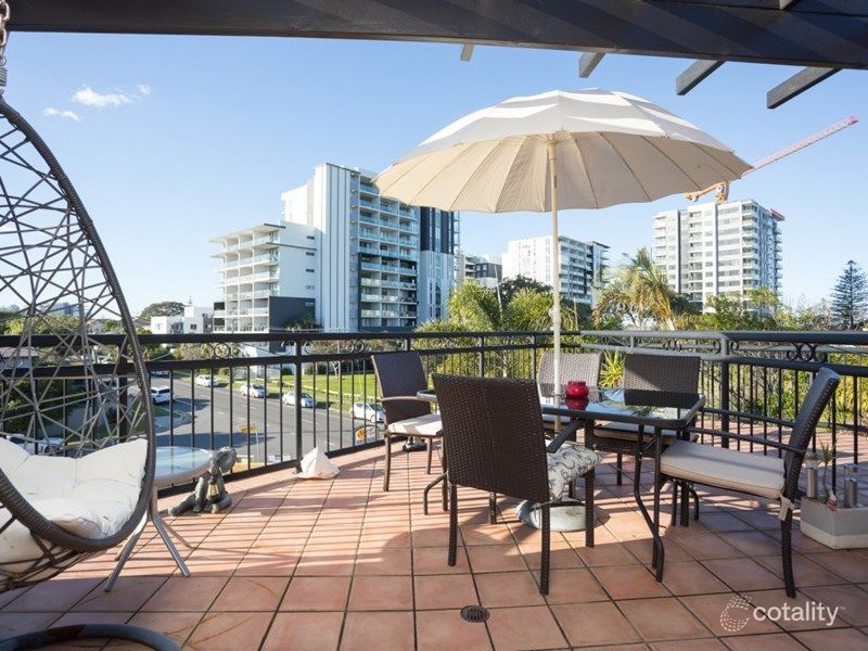26/10-12 Bath St, Labrador, QLD 4215