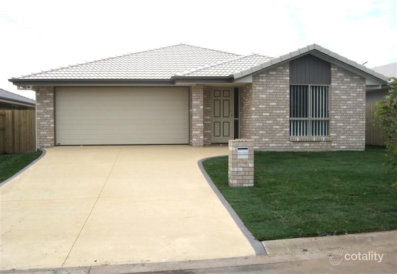 11 Lizard Pl, Redland Bay, QLD 4165