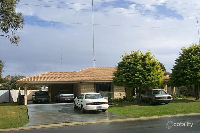 42 Armanta Dr, Carey Park, WA 6230