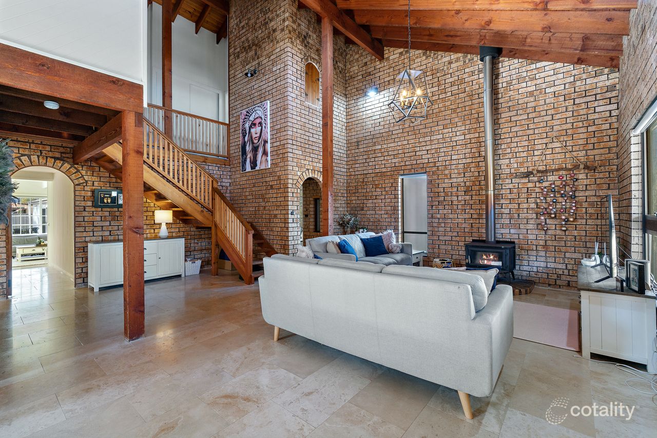 19 Clare Cres, Berkeley Vale, NSW 2261