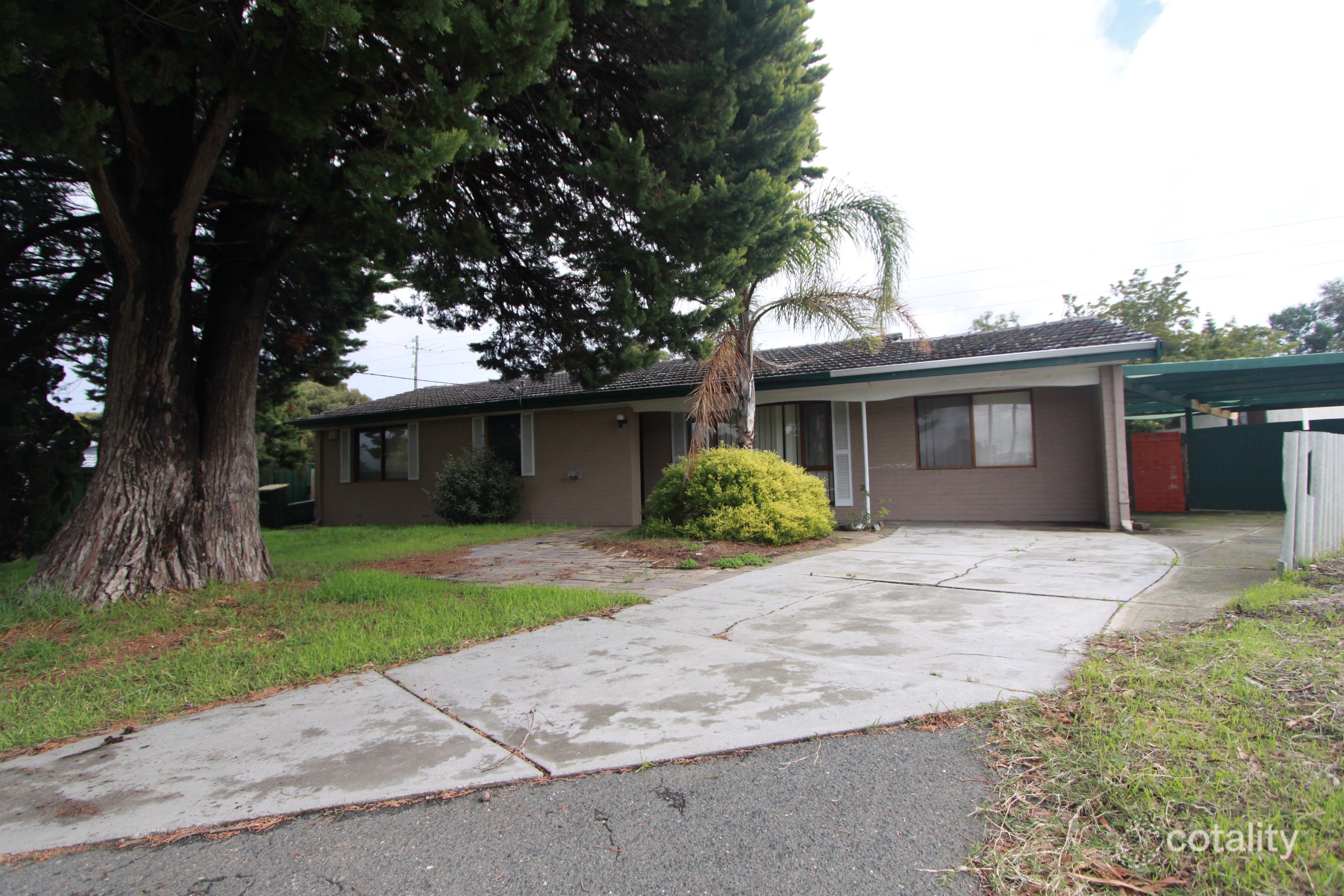 17 Macedon Pl, Craigie, WA 6025