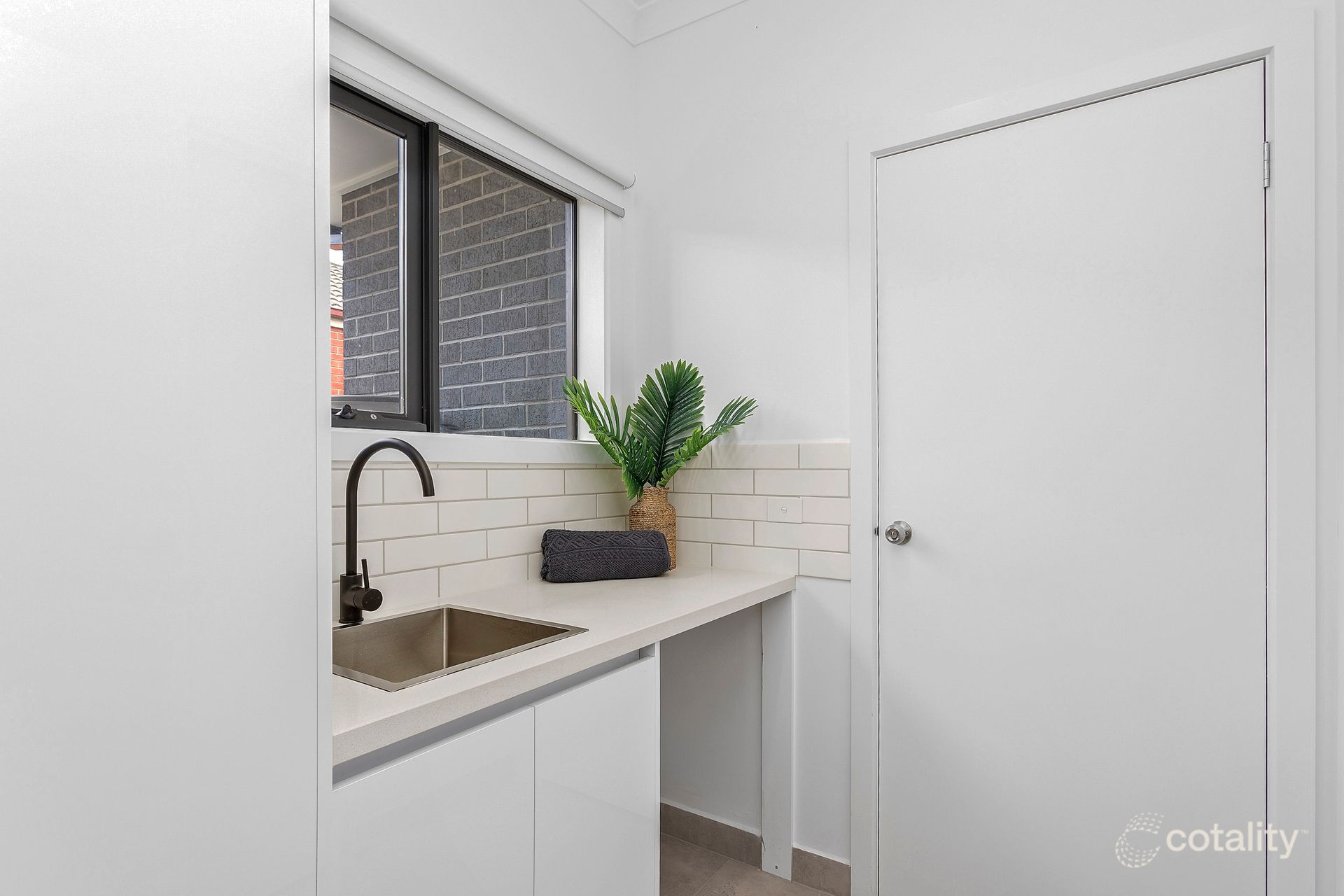 1/5 Howell Pl, Braybrook, VIC 3019