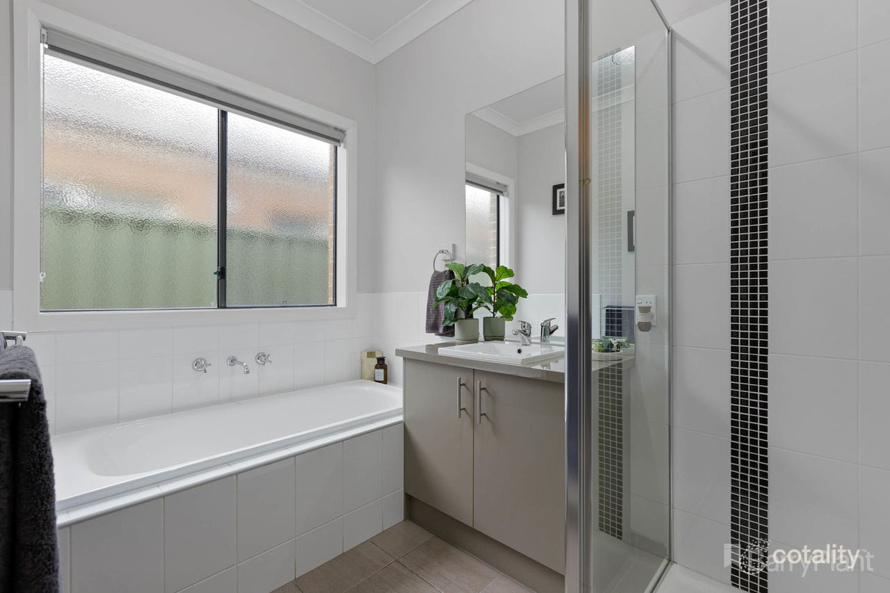 26 Edmund St, Pakenham, VIC 3810