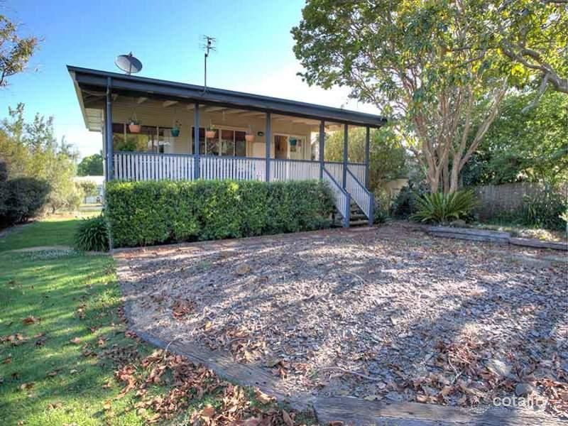 33 Rhyde St, Mount Lofty, QLD 4350