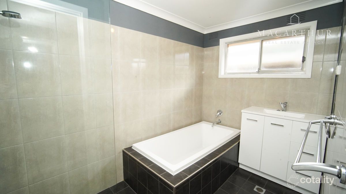 7 Buchhorn St, Tolland, NSW 2650