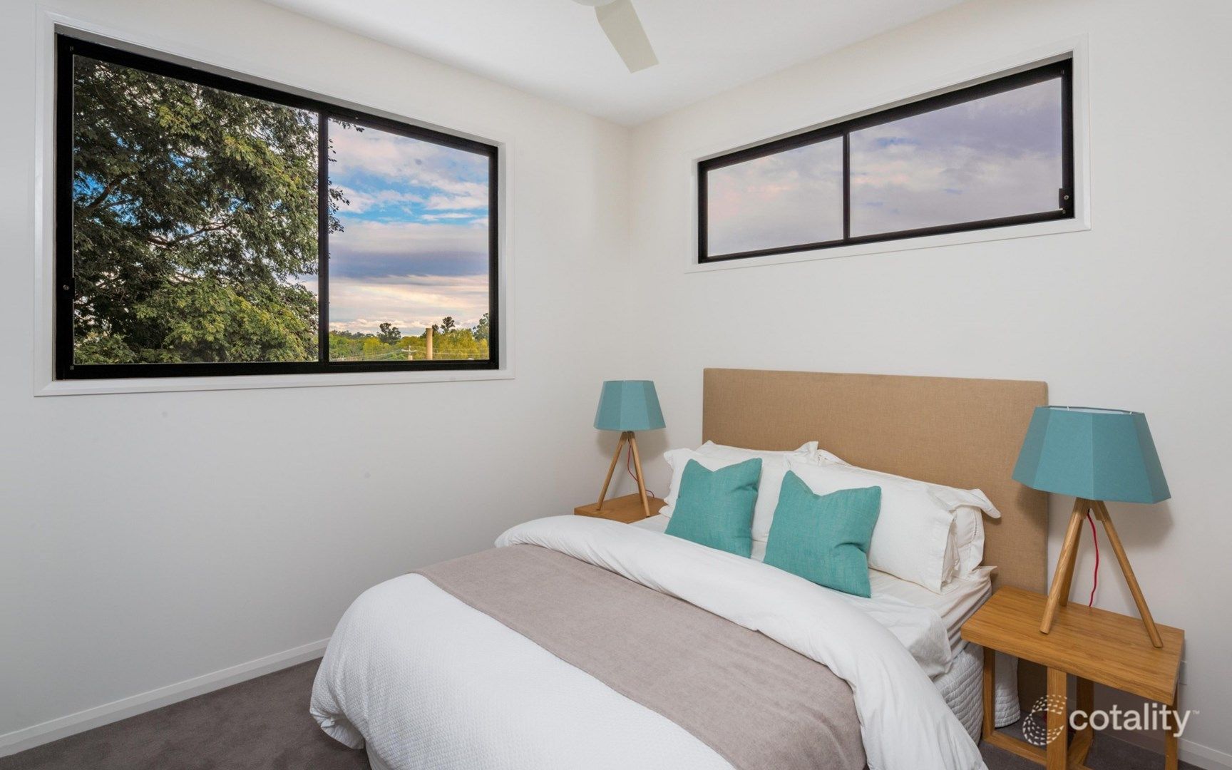 11 Mearns St, Fairfield, QLD 4103