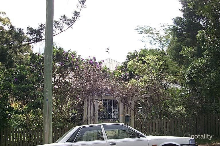 68 Arnold St, Holland Park, QLD 4121