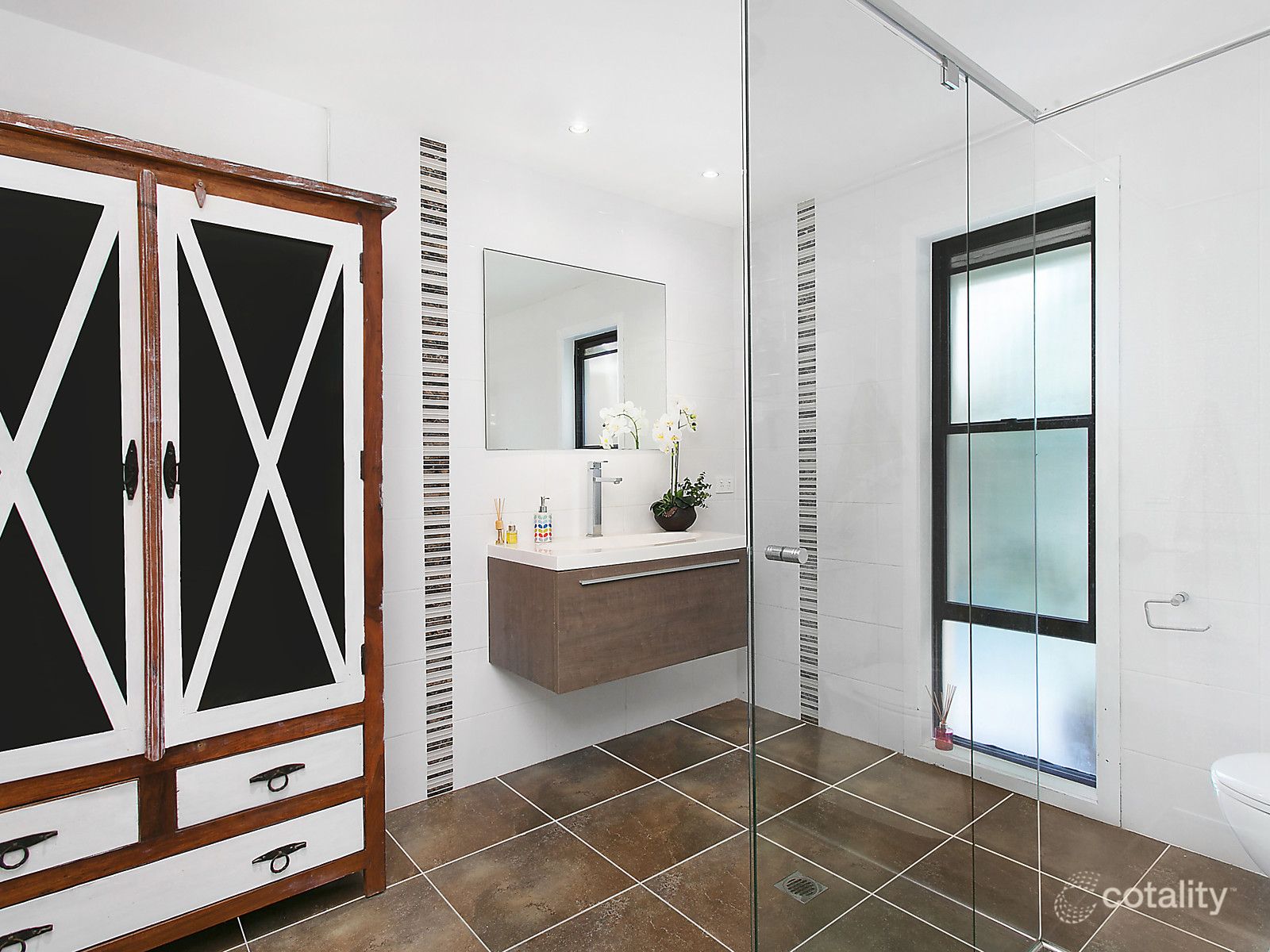 16 Evergreen Dr, Elanora, QLD 4221