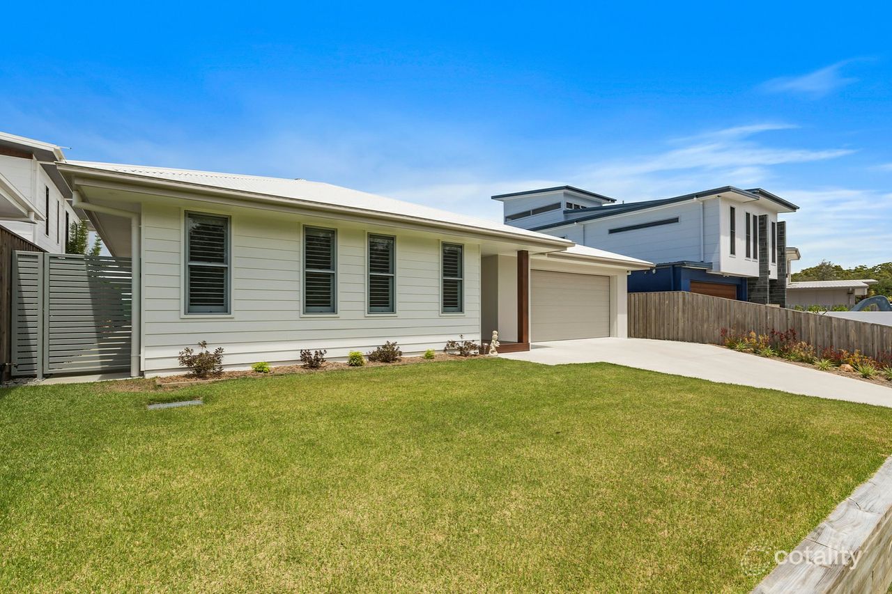 13 Laceflower Pde, Casuarina, NSW 2487