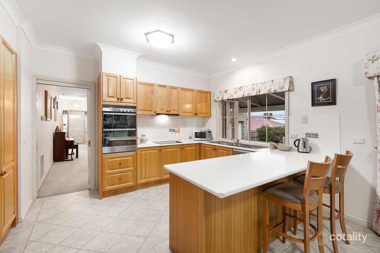 27 Yaldara Dr, Berwick, VIC 3806