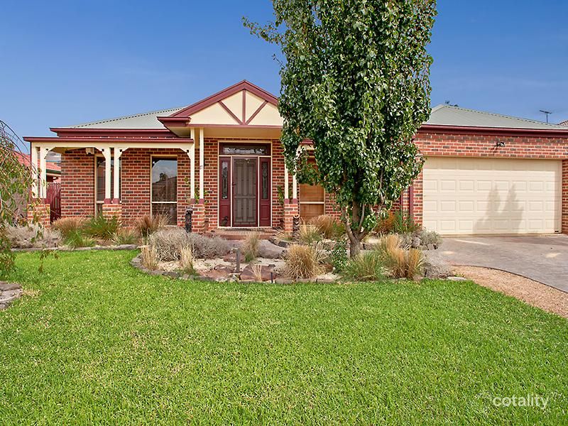 17 Victoria Way, Caroline Springs, VIC 3023