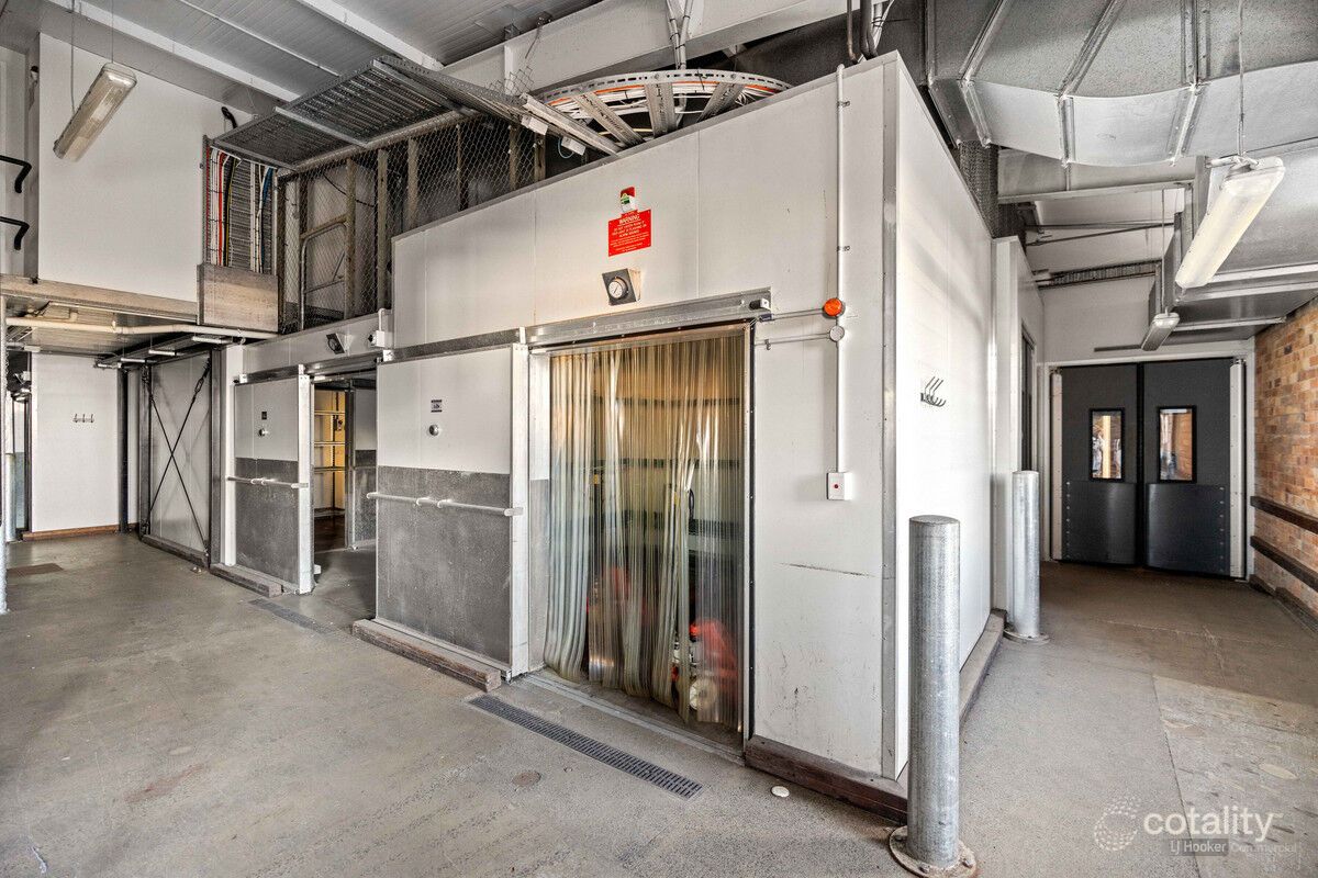 102 Hill St, Newtown, QLD 4350