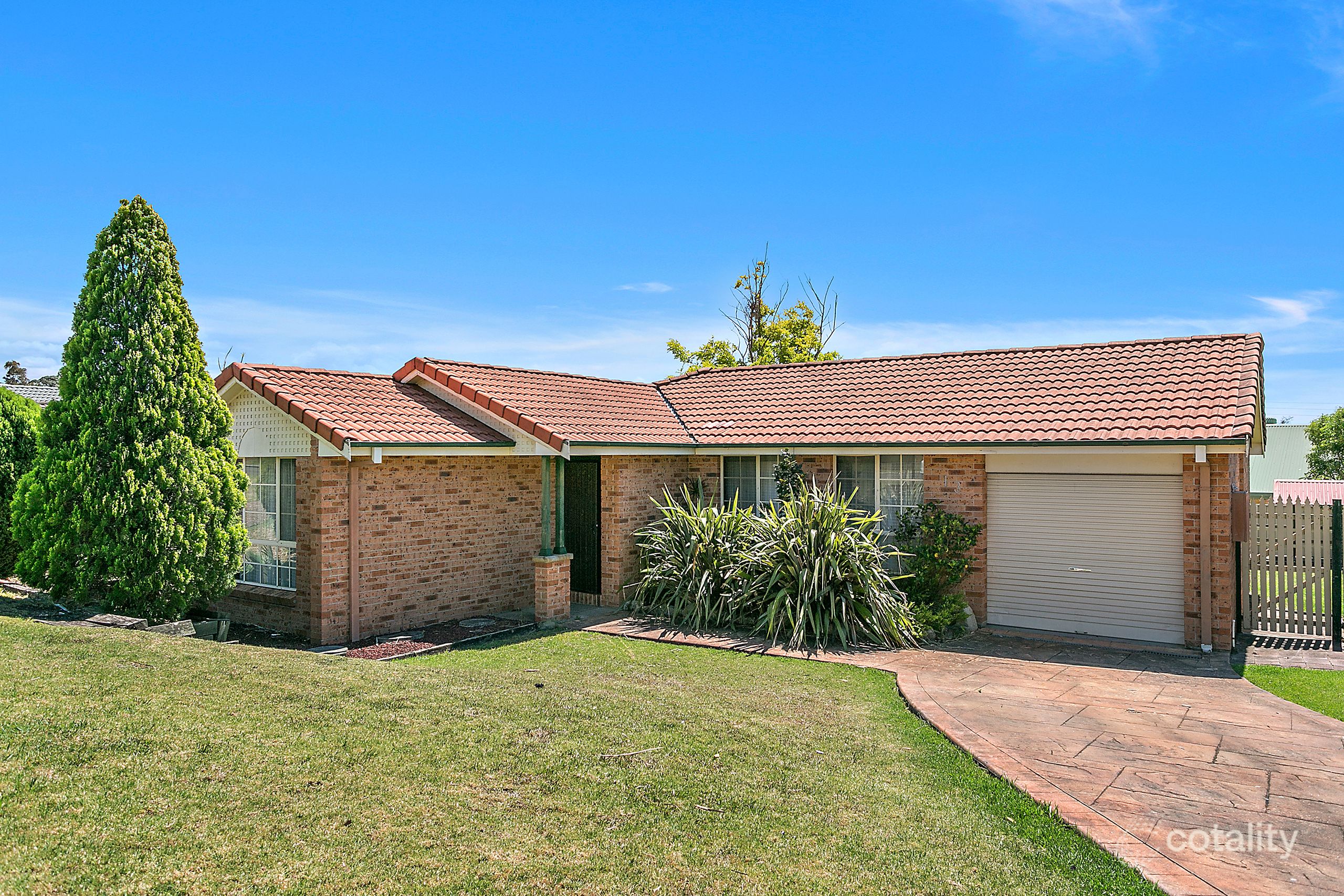 13 Gloucester Cct, Albion Park, NSW 2527
