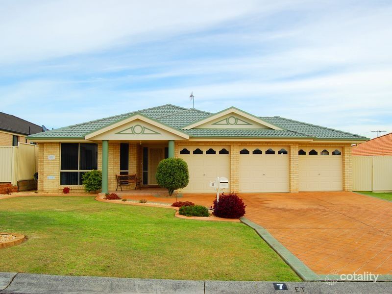 7 Amberlee Cres, Woongarrah, NSW 2259