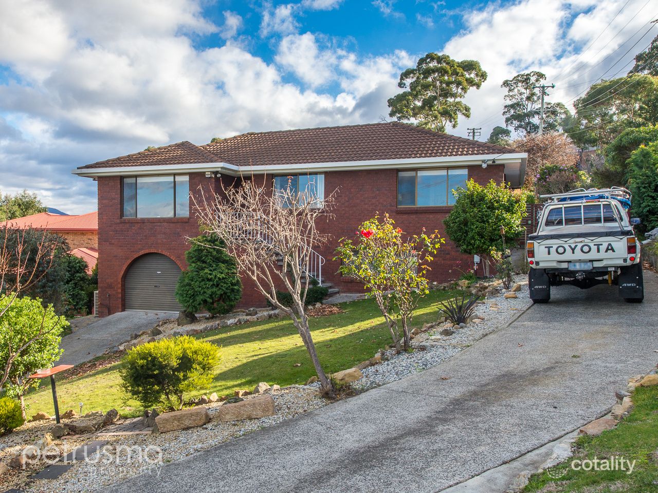 18 Sherwood Ct, Lindisfarne, TAS 7015
