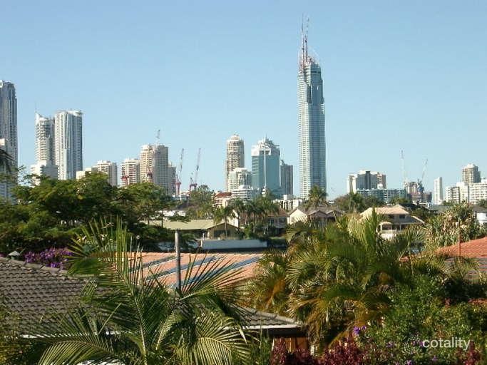 8 Yacht St, Southport, QLD 4215