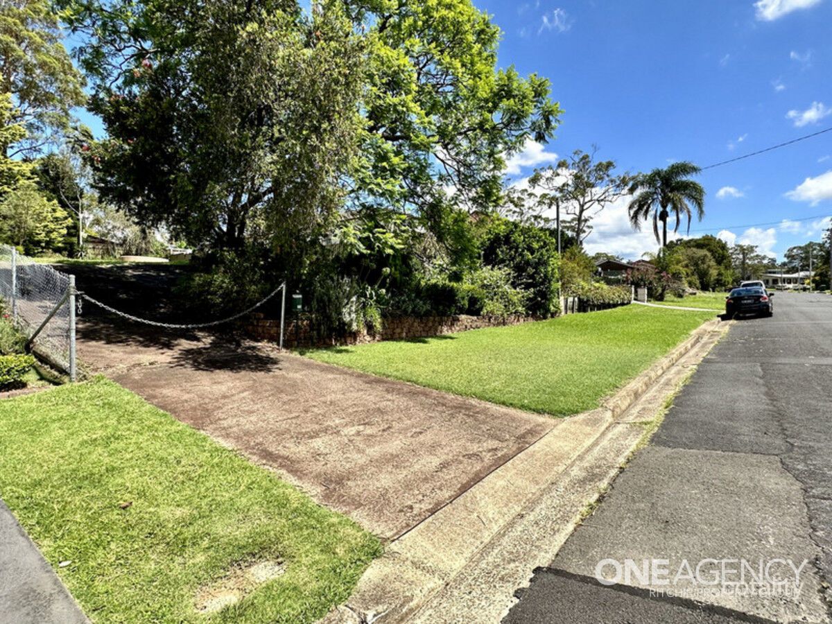 17 Cooroy Cres, Yellow Rock, NSW 2777