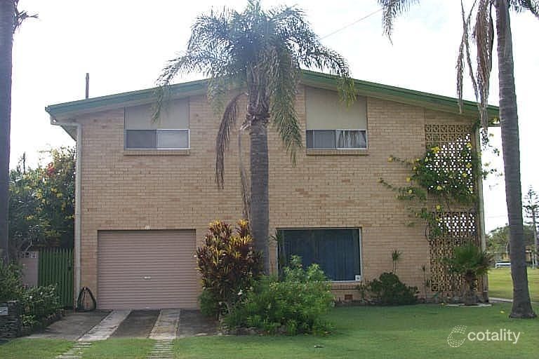 33 Stradbroke St, Biggera Waters, QLD 4216