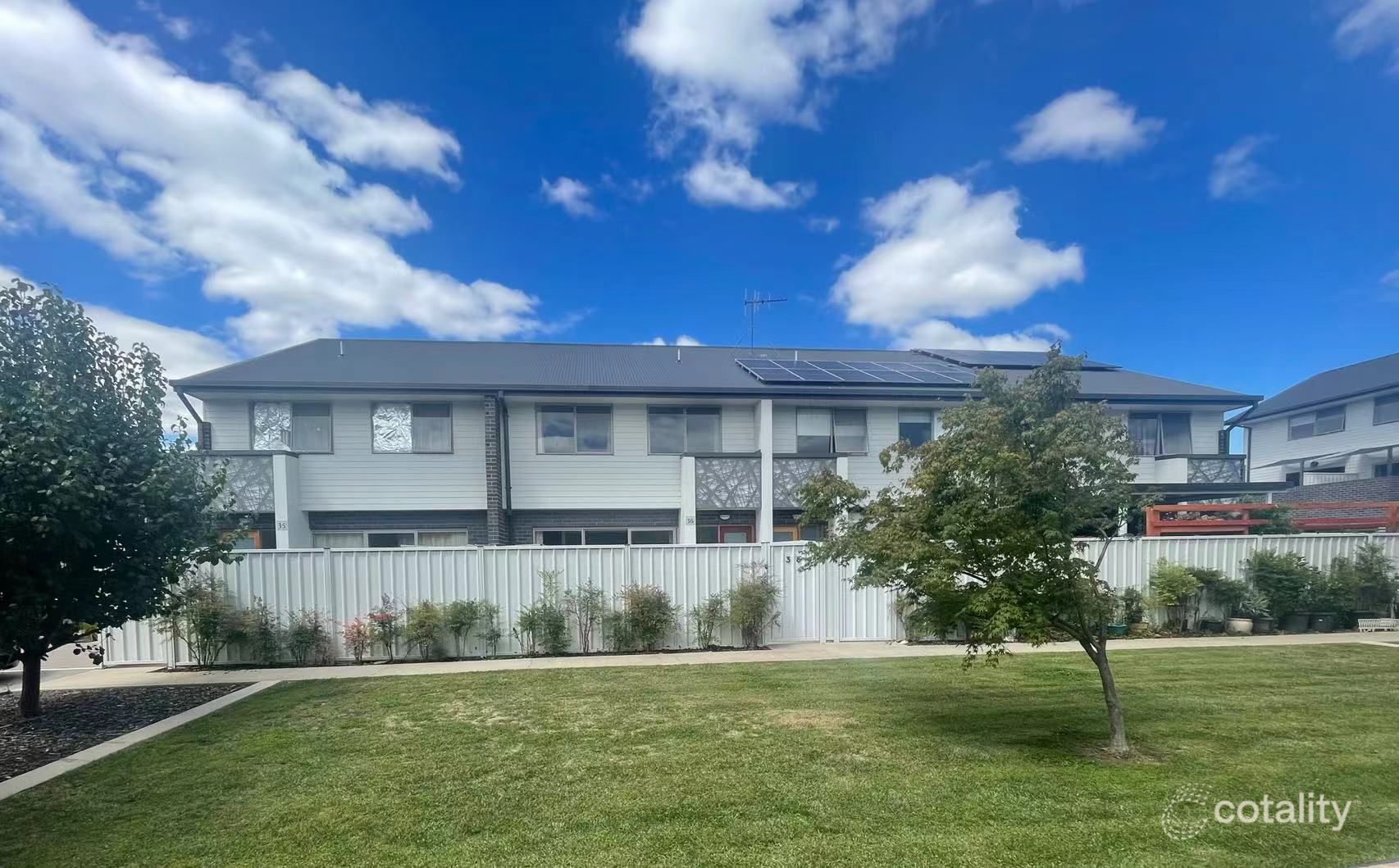 36/2 Clare Burton Cres, Franklin, ACT 2913