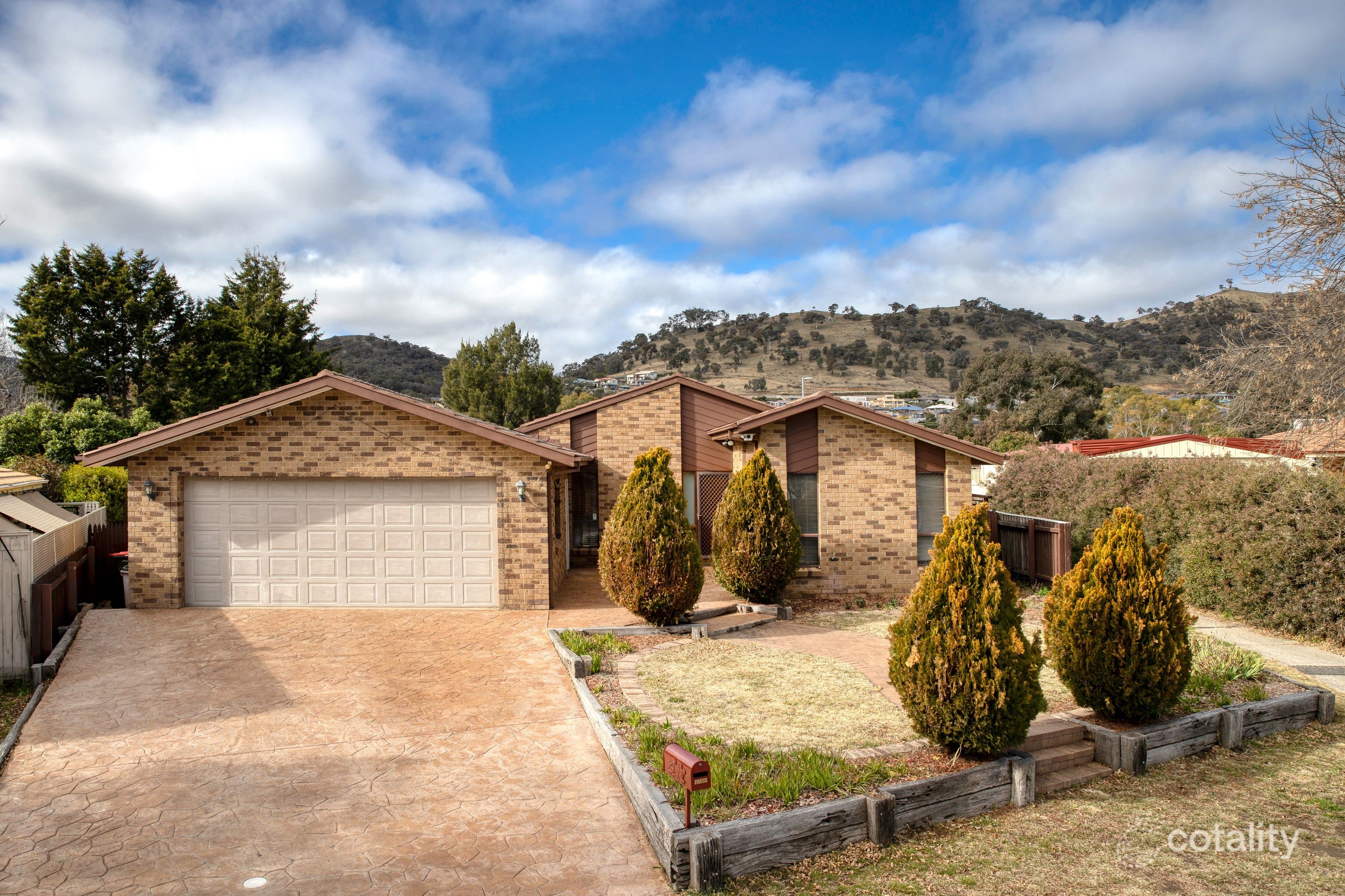 31 Ironbark Cres, Banks, ACT 2906