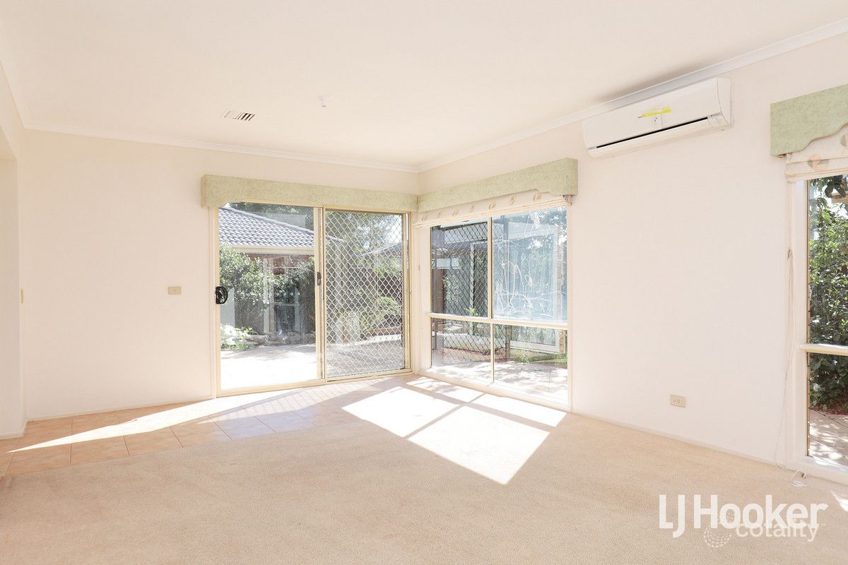 6 Fleming Ave, Seabrook, VIC 3028