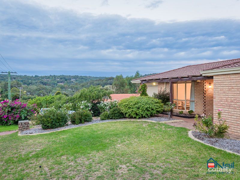 18 Coolabah Dr, Mount Nasura, WA 6112