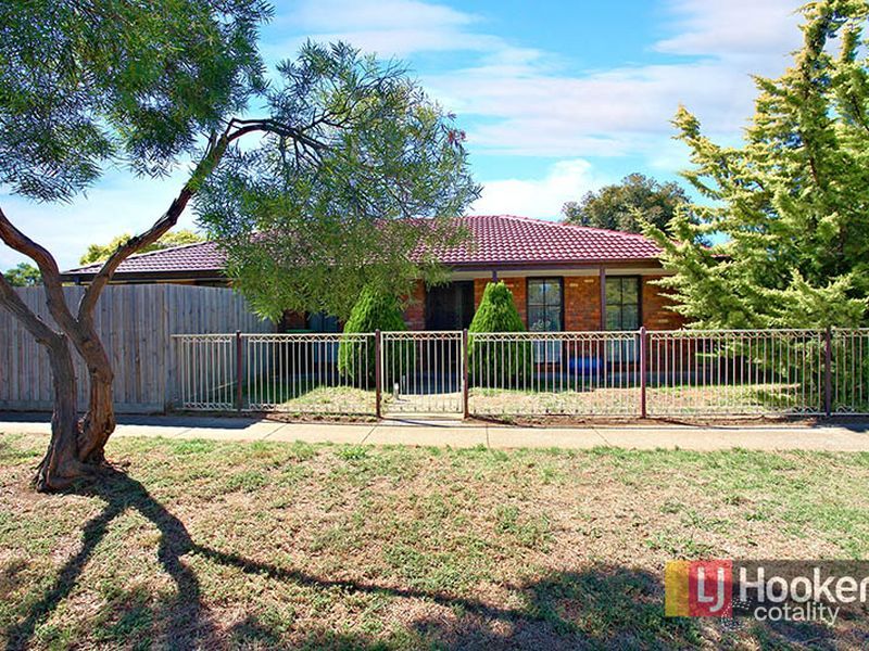 32 Hooker Rd, Werribee, VIC 3030