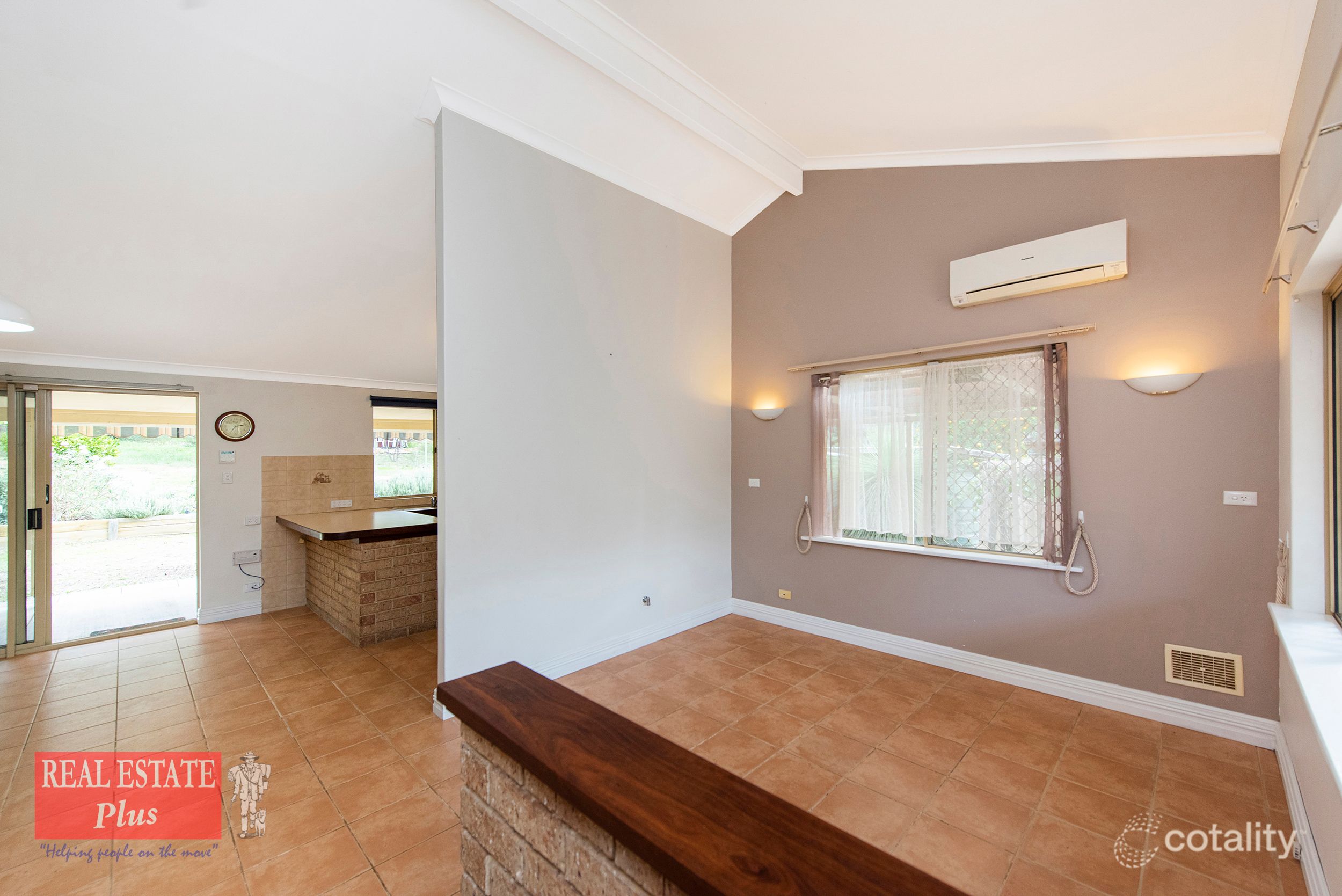 19 Clayden St, Wooroloo, WA 6558