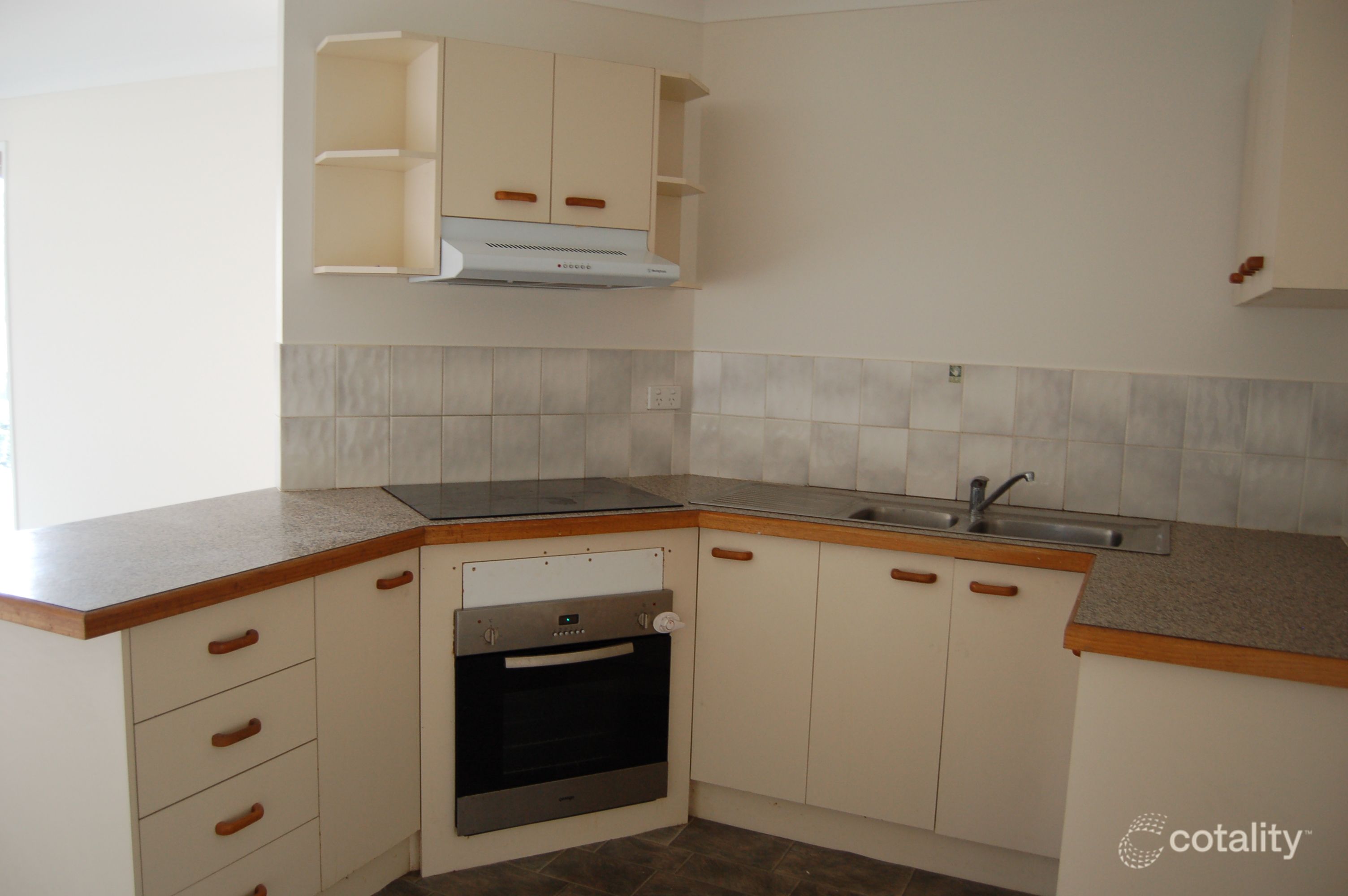 132 Lamberth Rd, Regents Park, QLD 4118