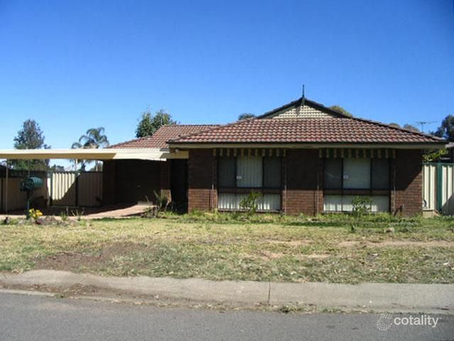 9 Starlight Pl, St Clair, NSW 2759