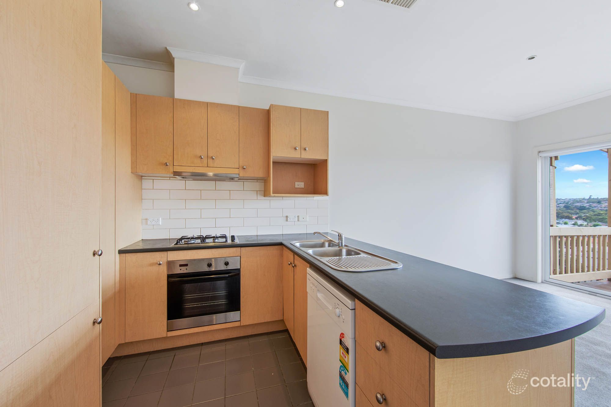 17 Balerno Cir, Gowanbrae, VIC 3043