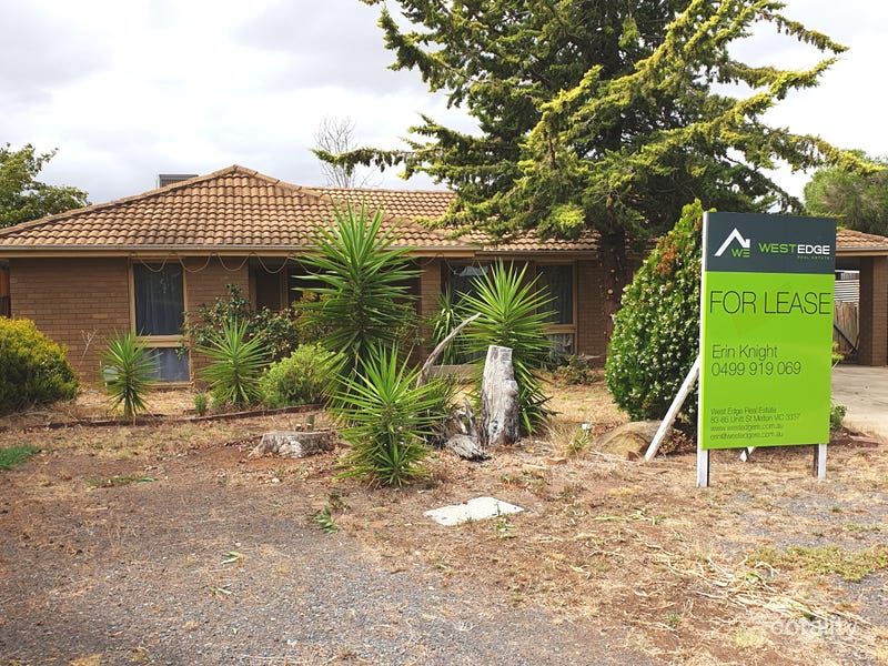 4 Denise Pl, Melton West, VIC 3337