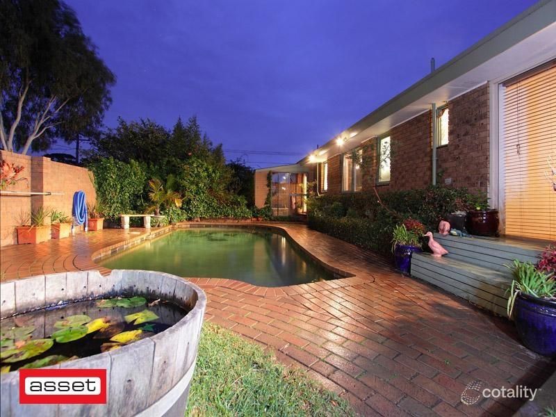 1 Savannah Ct, Frankston, VIC 3199