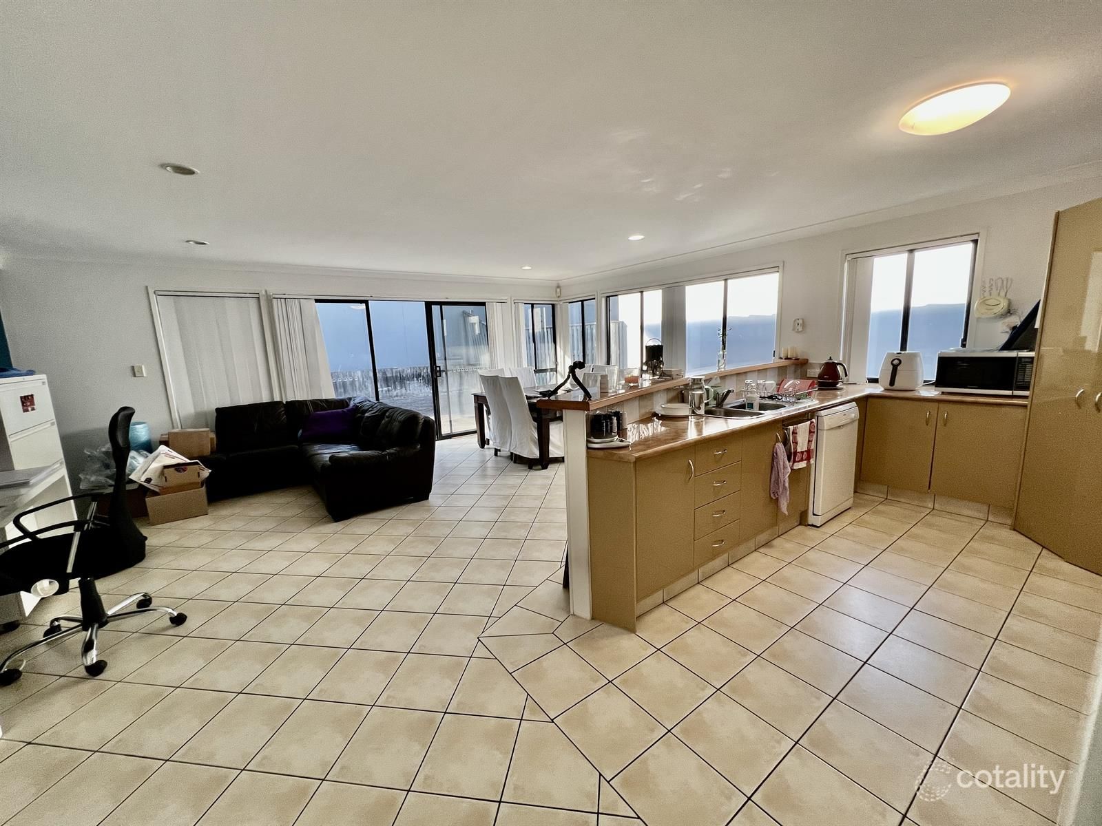 21 Blackwattle Cct, Arundel, QLD 4214