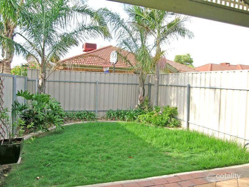 4/4 Carlson Ct, North Haven, SA 5018