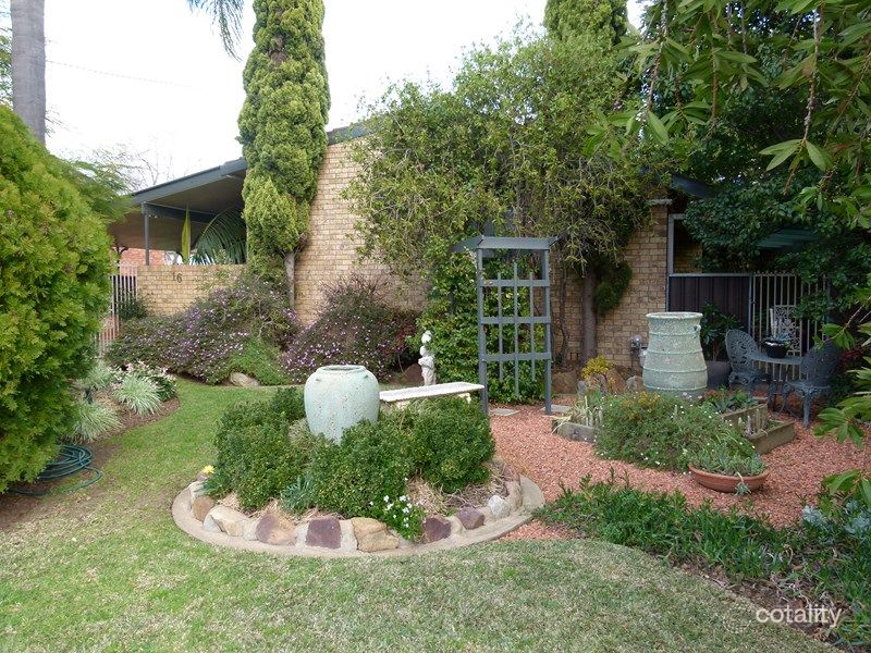 16 Mcdonnell St, Forbes, NSW 2871