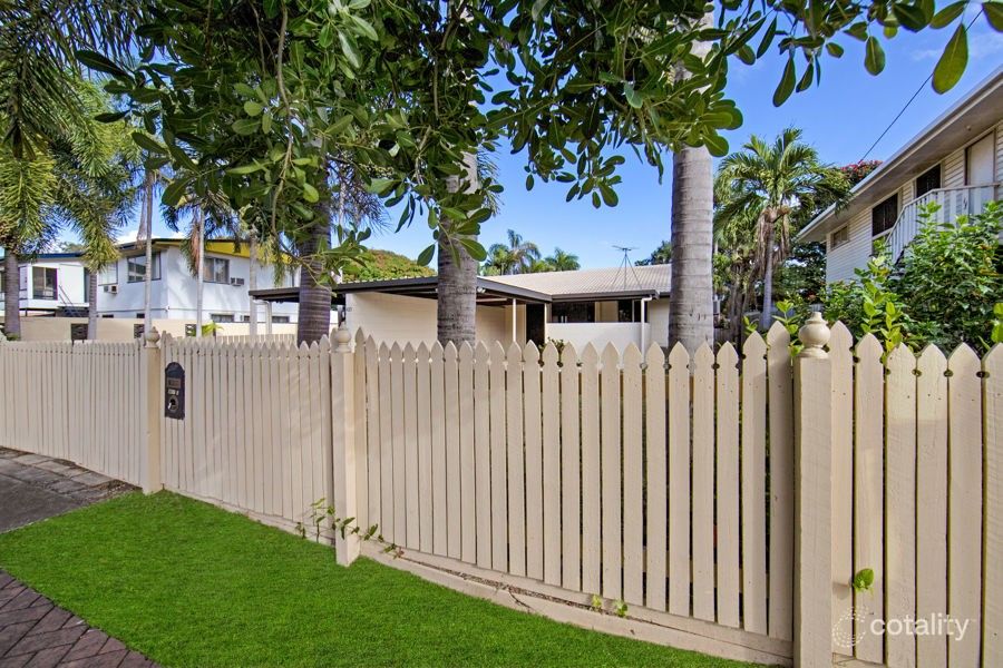 423 Ross River Rd, Cranbrook, QLD 4814