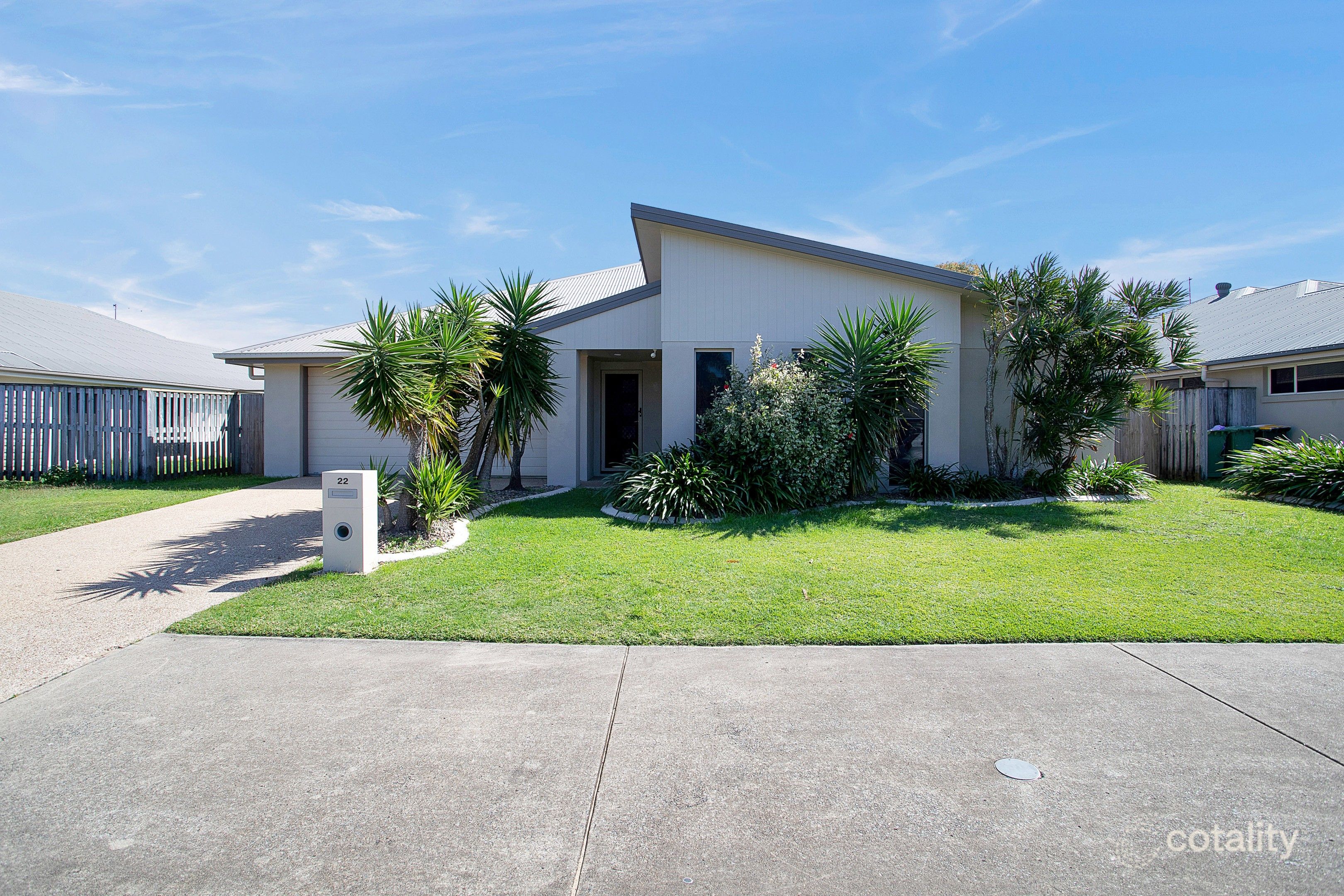 22 Whitehaven Dr, Blacks Beach, QLD 4740