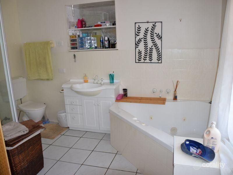 1 The Promontory, Helensvale, QLD 4212