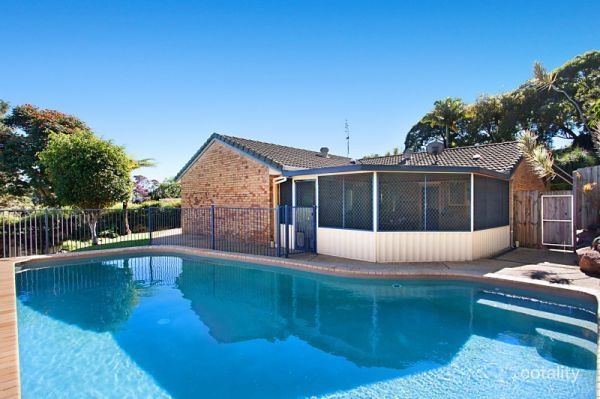 10 Lawlor Pl, Terranora, NSW 2486