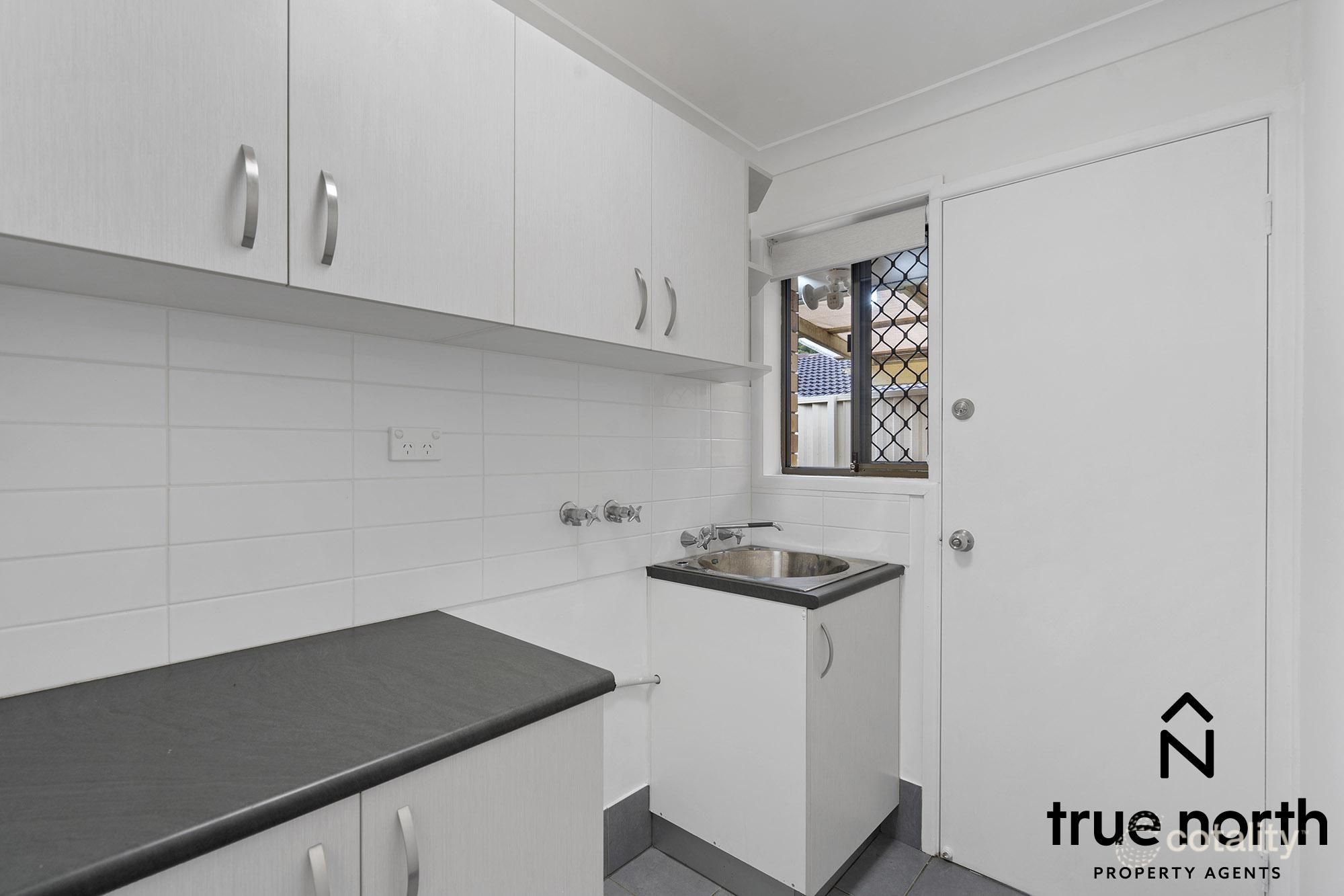 1/6 Eurimbula Ct, Paradise Point, QLD 4216