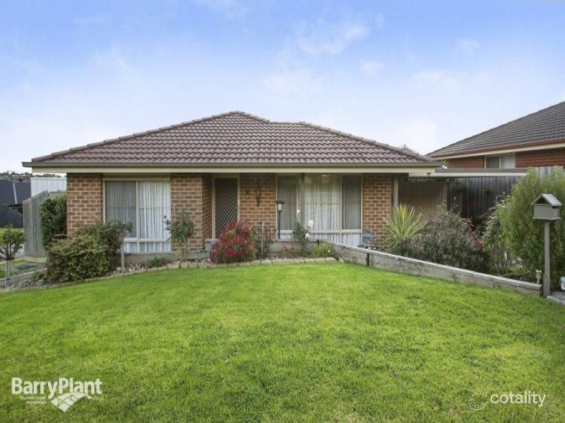 8 Snow Gum Ct, Pakenham, VIC 3810