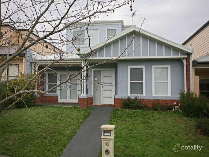 92 Fieldstone Bvd, Beaconsfield, VIC 3807